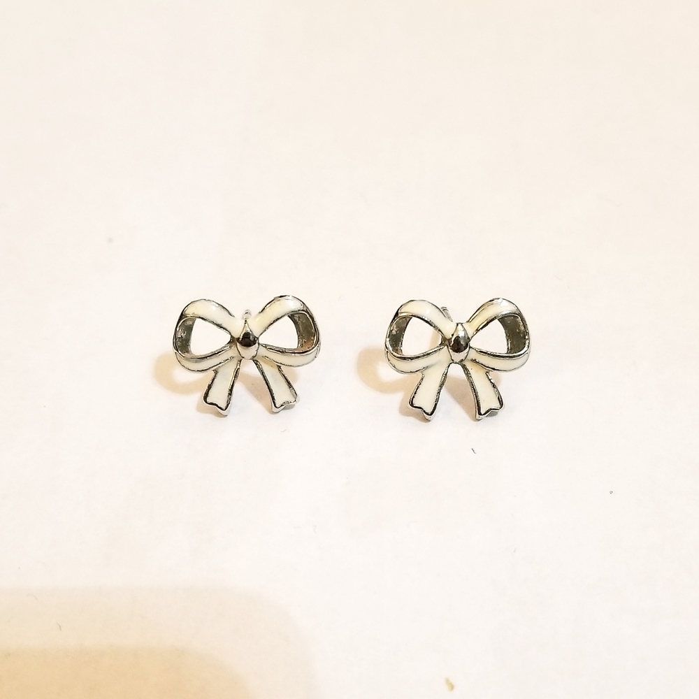 Korean Brand Cute Ribbon Earrings White Cream Ivory Enamel Stud Earrings Studs